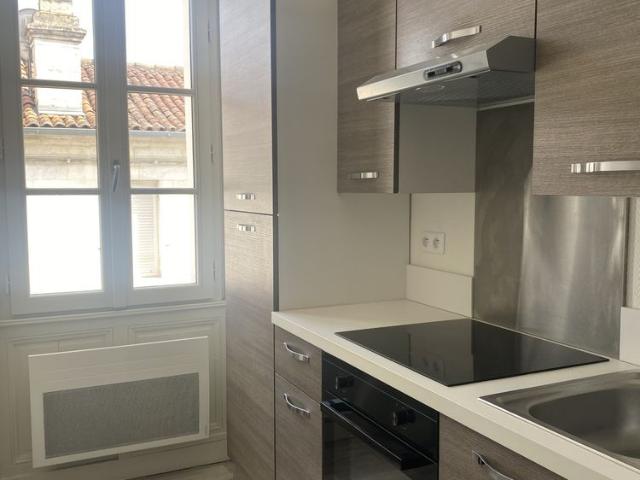 Location Appartement 3 pièces 57m² COGNAC 16100