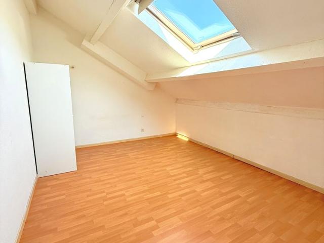Location Appartement 3 pièces 57m² ROQUEFORT 13830