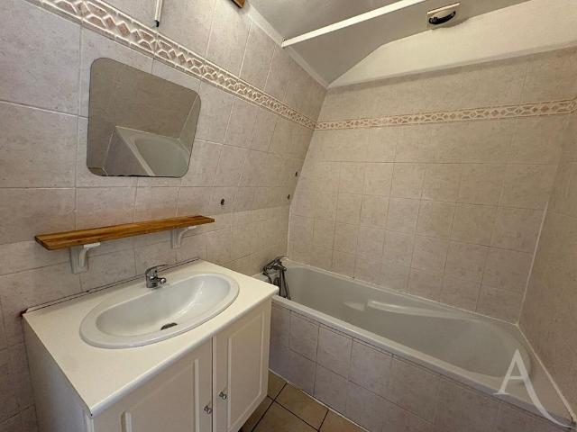 Location appartement 3 pièces, 54.72m², Mantes la Jolie