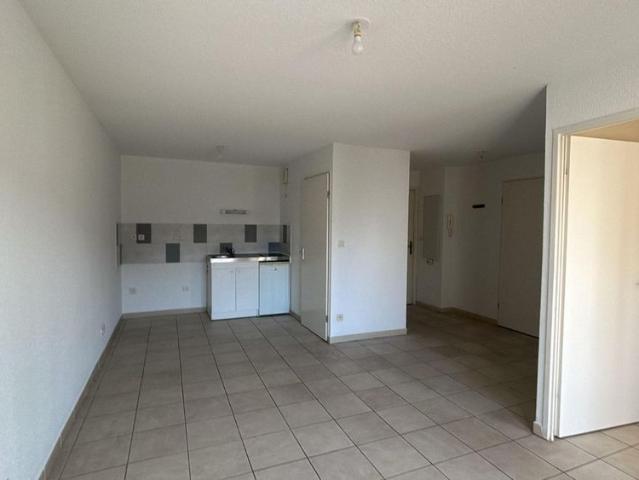 Location Appartement 3 pièces 54m² BAGNOLS SUR CEZE 30200