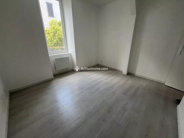 Location Appartement 3 pièces 55 m2 à Millau