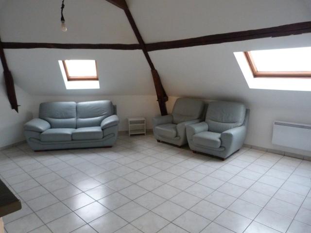 Louer appartement de 3 pièces 55 m² 550 € à Vierzon 18100: une annonce Arthurimmo.com