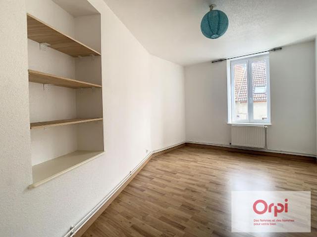 Location Appartement 3 pièces 55 m2 Commentry
