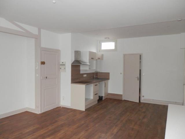 Location Appartement 3 pièces 55m² LA FLECHE 72200
