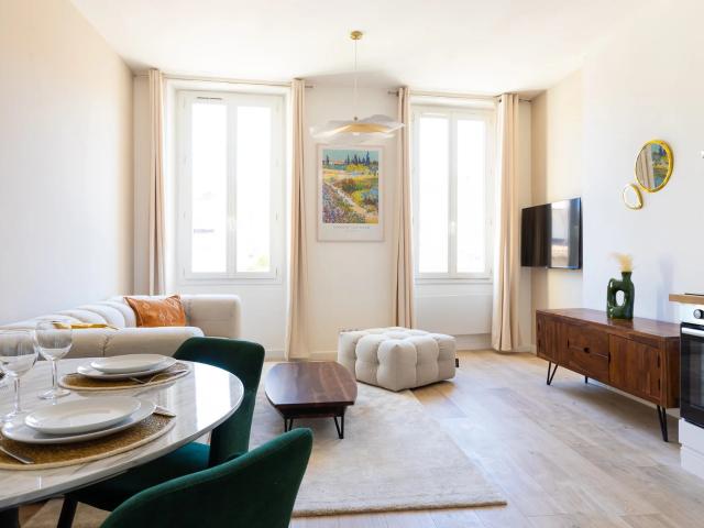 Location Appartement 3 pièces 55m² MARSEILLE 6ème