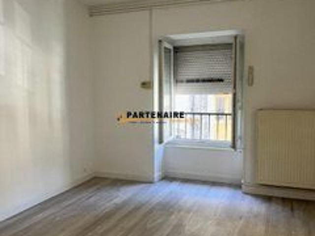 Location Appartement 3 pièces 55m² TOURNON SUR RHONE 07300