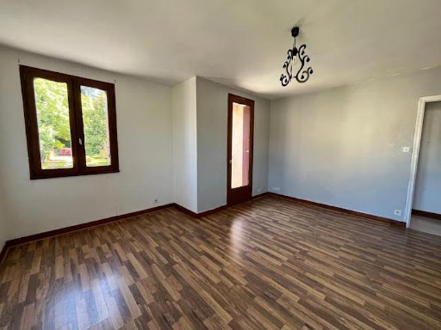 Location Appartement 3 pièces 56.8 m2 Saint Yrieix la Perche