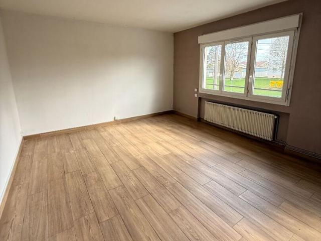Location appartement 3 pièces, 56.00m², Soissons