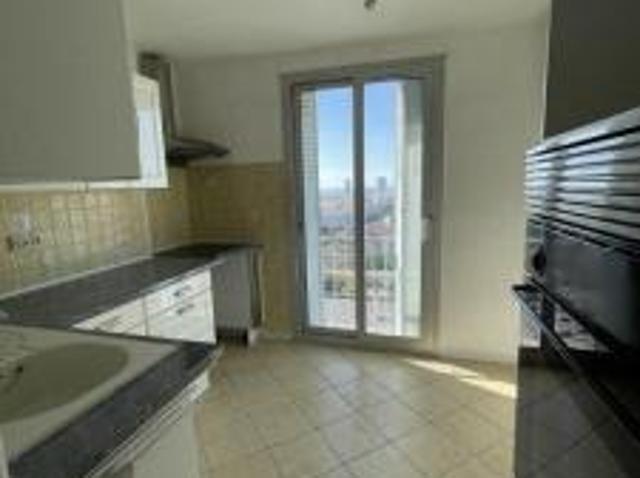 location appartement 3 pièces 56 m2 bouches du rhone 13014 805 €