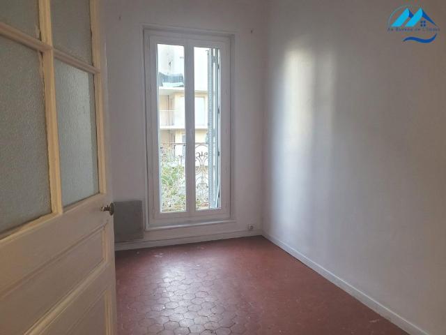 Location Appartement 3 pièces 56m² MARSEILLE 2ème