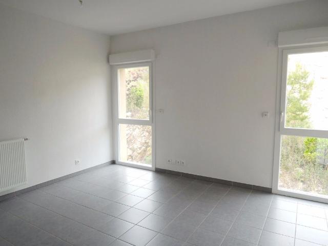 Location appartement 3 pièces, 58.69m², Nîmes