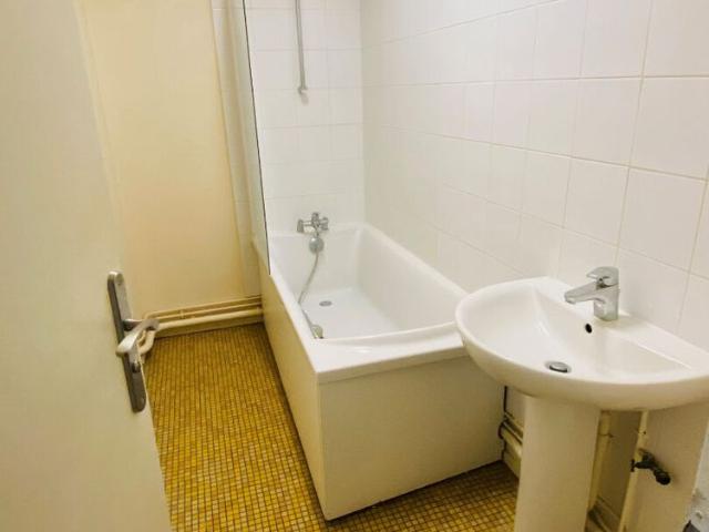 Location appartement 3 pièces, 58.00m², Orléans