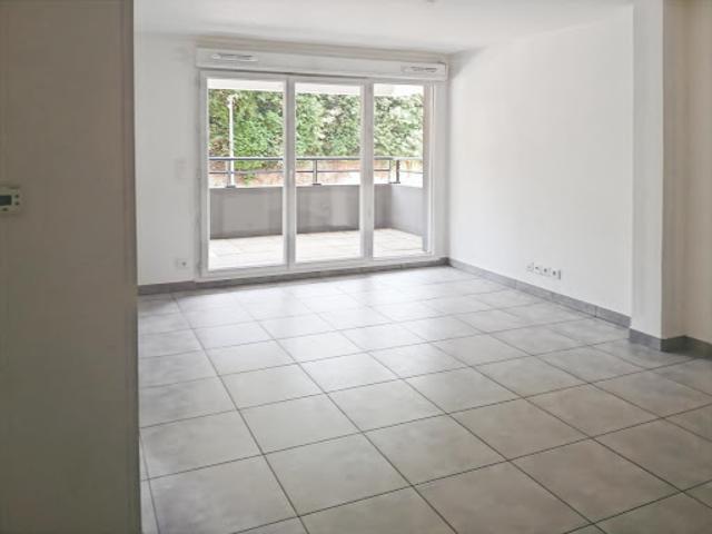 Location Appartement 3 pièces 58 m2 Saint Laurent du Var