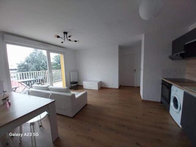 Location Appartement 3 Pièces 58 m² Meublé