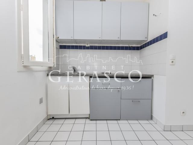Location Appartement 3 pièces 58m² à Paris 15e Balcon 3 pièces