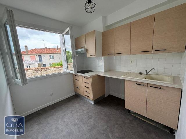Location Appartement 3 pièces 58m² NIORT 79000