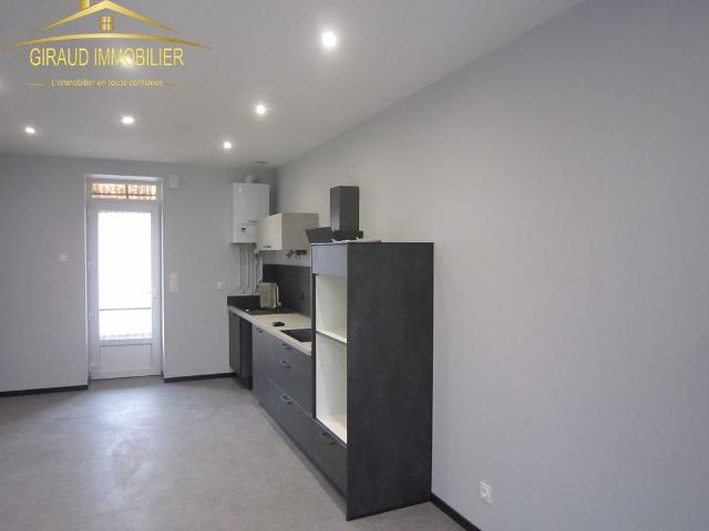 Location Appartement 3 pièces 58m² POUILLY SOUS CHARLIEU 42720
