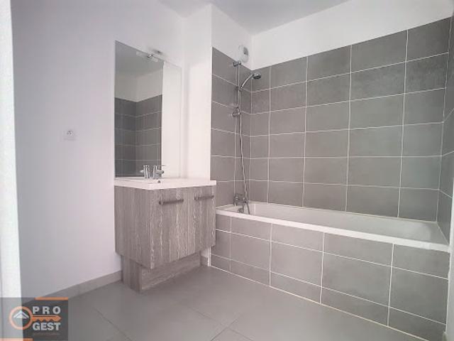 Location Appartement 3 pièces 59.5 m2 Saint jean de vedas