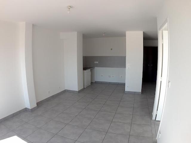 Location Appartement 3 pièces 59 m2 Saint Laurent du Var