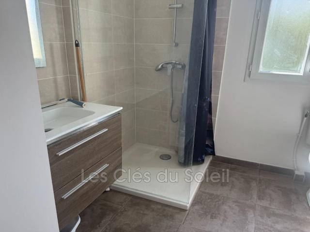 Location appartement 3 pièces 59 m² Toulon
