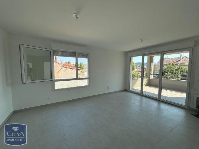 Location Appartement 3 pièces 59m² MARSEILLE 11ème