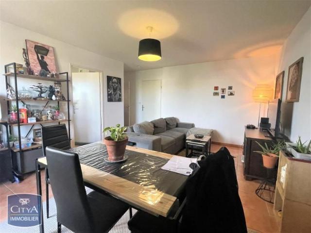 Location Appartement 3 pièces 59m² SORGUES 84700