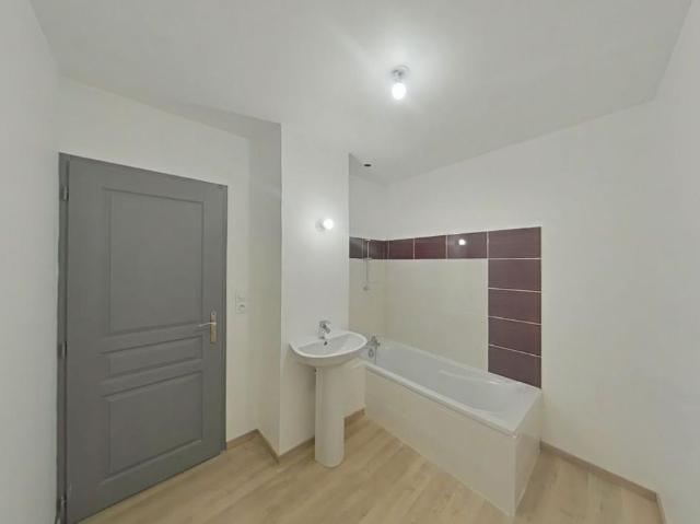 Location Appartement 3 pièces 59m² ROMANS SUR ISERE 26100