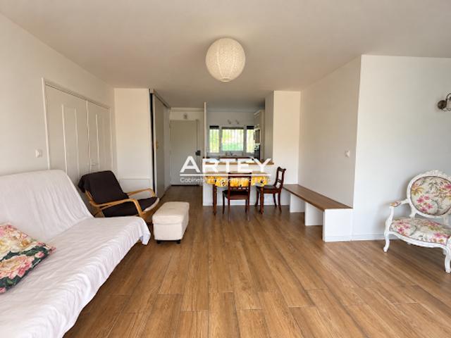 Location Appartement 3 pièces 63.63 m2 Carqueiranne