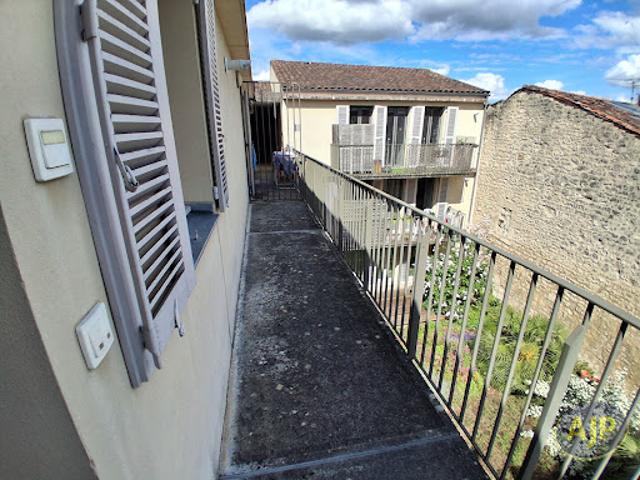 Location Appartement 3 pièces 63.07 m2 Saintes