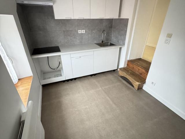 Location Appartement 2 pièces 42m² COMBRONDE 63460