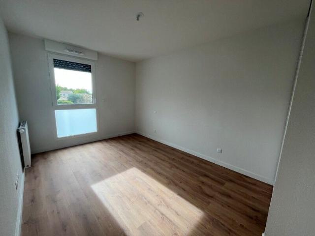 Location Appartement 3 pièces 63m² BRUGUIERES 31150