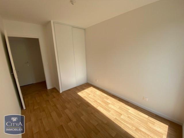 Location Appartement 3 pièces 63m² EMERAINVILLE 77184