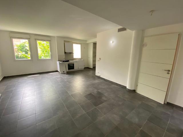 Location Appartement 3 pièces 63m² MARSEILLE 6ème
