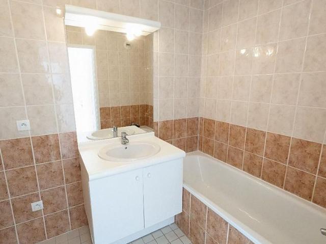 Location Appartement 3 pièces 63m² ST MARTIN D HERES 38400