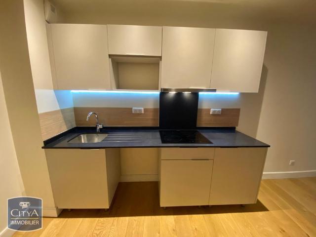 Location Appartement 3 pièces 63m² TOULON 83000