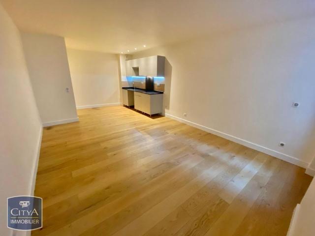 Location Appartement 3 pièces 63m² TOULON 83000