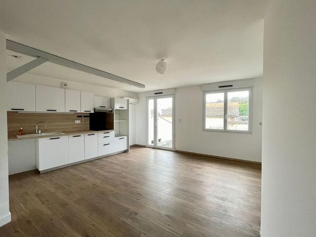 Location appartement 3 pièces, 60.00m², Saliès