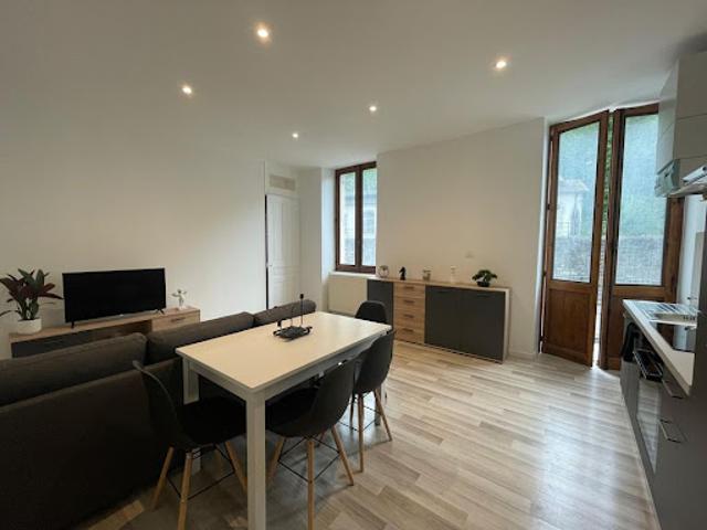 Location Appartement 3 pièces 60 m2 Saint claude