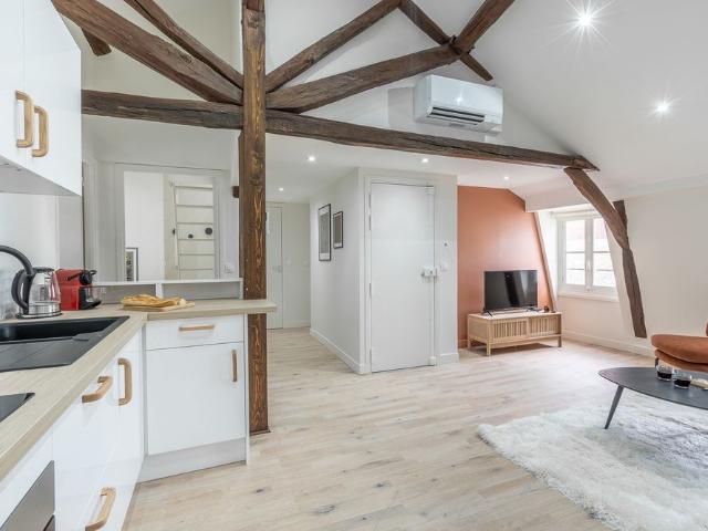 location appartement 3 pieces 60m2 meublé Paris 8e