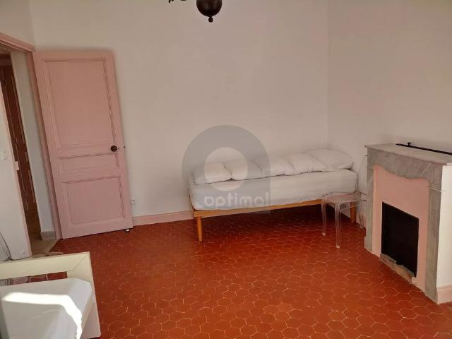 Location Appartement 3 pièces 69m² CASTELLAR 06500