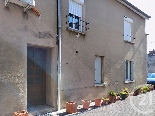 Location Appartement 3 pièces 60m² AIGUEPERSE 63260