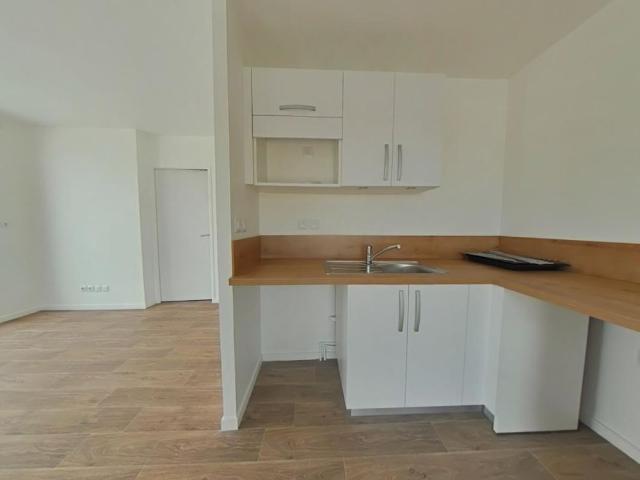 Location Appartement 3 pièces 60m² LA VILLE AUX DAMES 37700