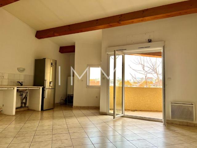 Location Appartement 3 pièces 60m² MARSEILLE 15ème