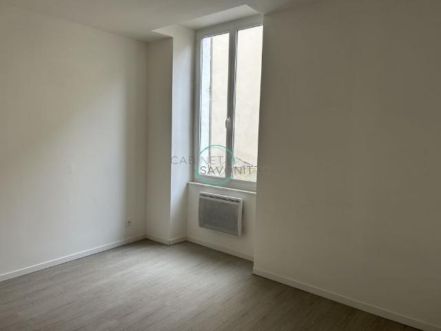 Location Appartement 3 pièces 60m² MARSEILLE 1er
