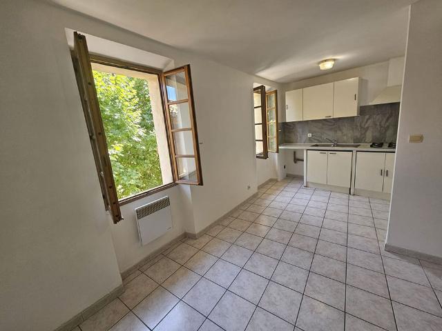 Location Appartement 3 pièces 60m² ROUSSET 13790