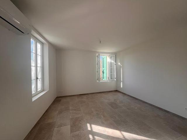 Location Appartement 3 pièces 61 m2 Riez
