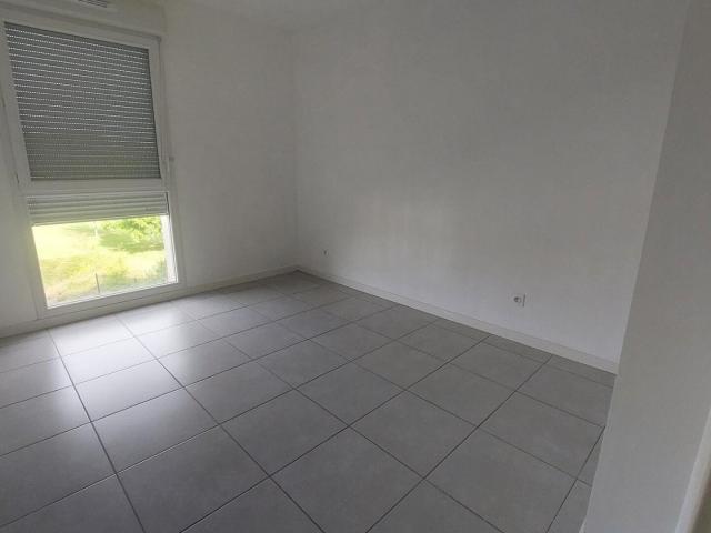 Location appartement 3 pièces 61 m² à L'Isle d'Abeau 38080