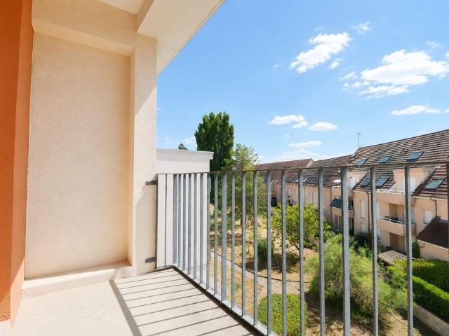 Location Appartement 3 pièces 61m² LONGVIC 21600