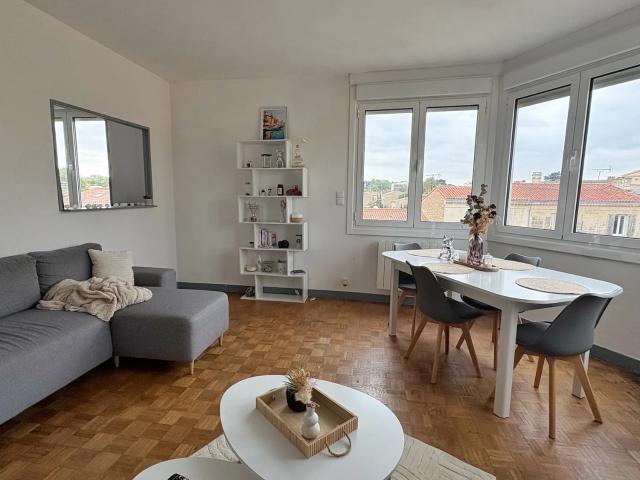 Location Appartement 3 pièces 61m² NIORT 79000