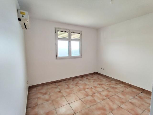 Location appartement 3 pièces, 62.17m², Fort de France